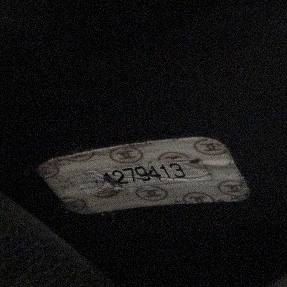 Chanel CC Tall Vanity Case - Picture 2 of 8